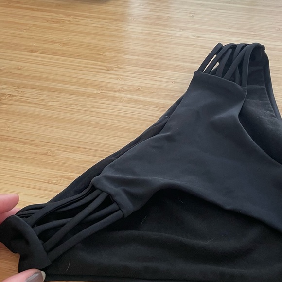 Two pack black bathing suit bottom size XS/S straps on the sides - Picture 5 of 10